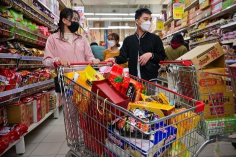 KINH DOANH  Siêu thị mở cửa xuyên Tết