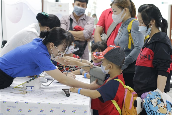 Kiểm tra sức khỏe tổng quát cho các bé