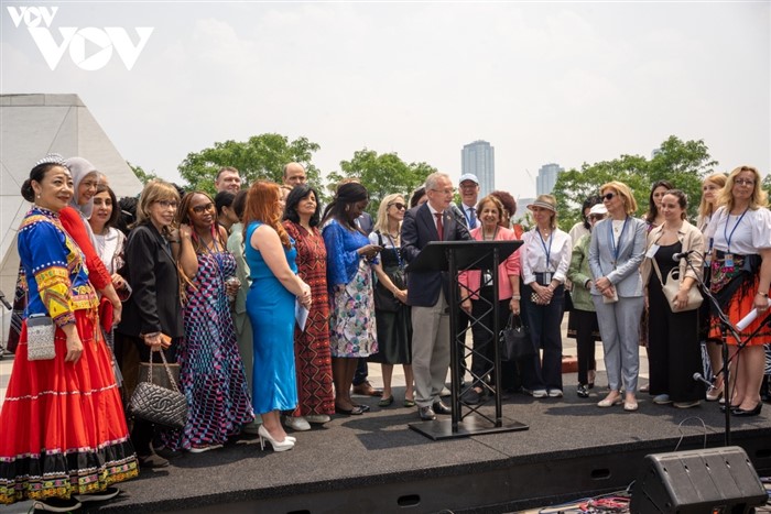 Chủ tịch Đại hội đồng LHQ Csaba Korosi phát biểu khai mạc hội chợ.