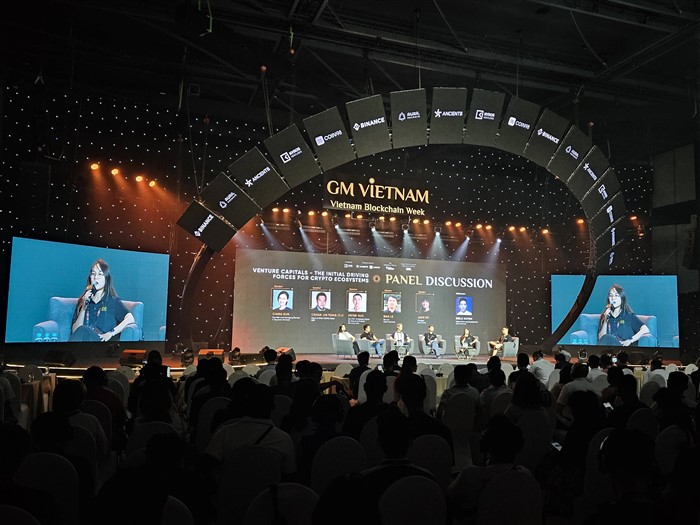 Các Diễn giả chia sẻ rất nhiều thông tin hữu ích xoay quan vấn đề blockchain tại Hội thảo