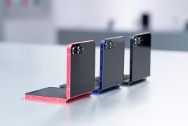 Samsung Galaxy Z Flip7: Siêu phẩm AI nhỏ gọn với màn hình FlexWindow tràn viền thế hệ mới