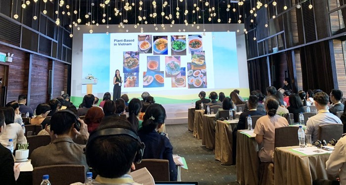 Tiến sĩ Andrea Glenn (Đại học Harvard, Hoa Kỳ): “Dinh dưỡng thực vật đóng vai trò quan trọng trong xây dựng lối sống lành mạnh cho người Việt”. Ảnh: TL