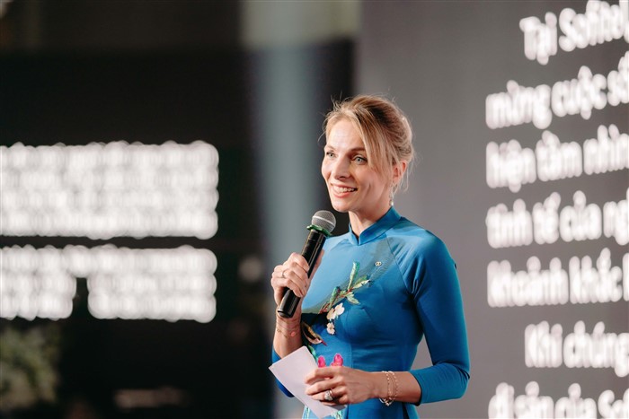 Bà Maud Bailly, Giám đốc điều hành Sofitel phát biểu tại buổi lễ